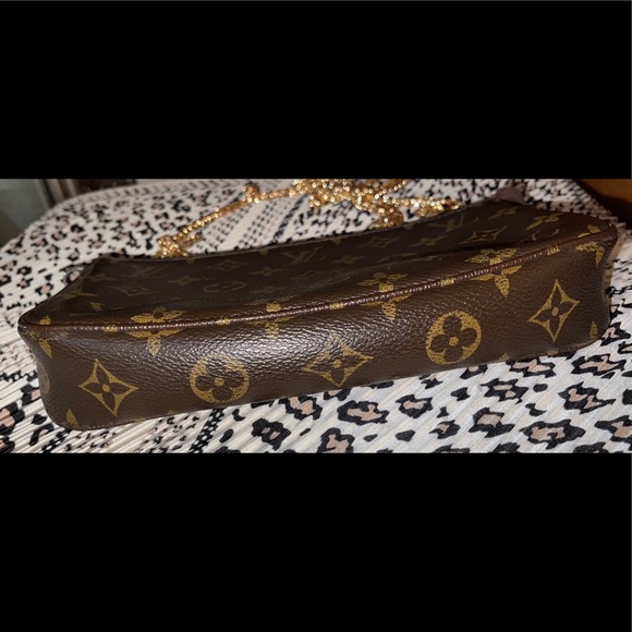 SOLD Authentic Louis Vuitton Pochette Accessories - Picture 3 of 15